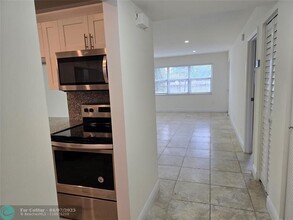 410 SE 2nd St in Hallandale Beach, FL - Building Photo - Building Photo