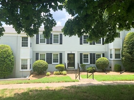 552 Wakefield Dr, Unit B