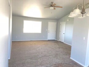 1306 W Shelby St in Moses Lake, WA - Building Photo - Building Photo