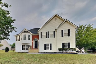 903 Tucker Ln in Loganville, GA - Building Photo