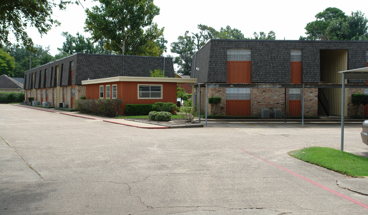 Calder Oaks Apartments in Beaumont, TX - Foto de edificio