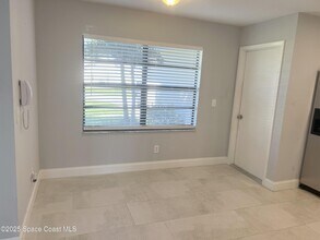 761 Glencove Ave NW in Palm Bay, FL - Foto de edificio - Building Photo