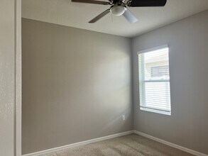 136 Fall Glo Rd in Winter Haven, FL - Building Photo - Building Photo