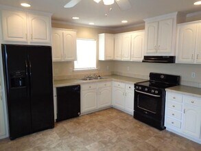 10026 Sugarvine Ln in Tomball, TX - Building Photo - Building Photo
