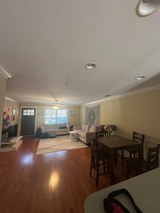 1035 S Barnett Shoals Rd