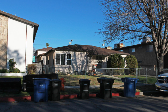 1007 W Angeleno Ave in Burbank, CA - Building Photo - Building Photo