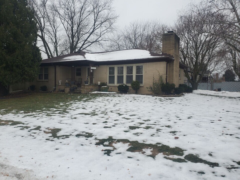 4650 Elizabeth St in Racine, WI - Building Photo