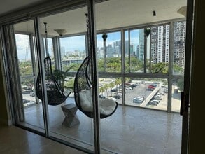 145 SE 25th Rd, Unit 1003 in Miami, FL - Building Photo - Building Photo