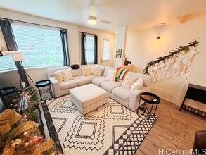 724 Kakala St in Kapolei, HI - Foto de edificio - Building Photo