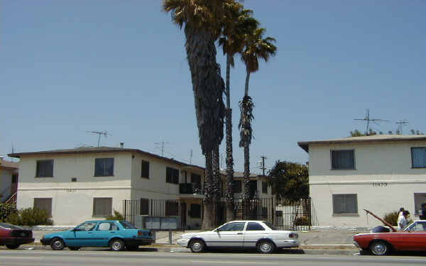 11473-11477 Sherman Way in North Hollywood, CA - Building Photo - Building Photo