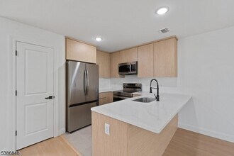 7 Montclair Ave in Clifton, NJ - Building Photo - Building Photo