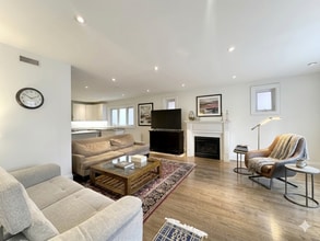 117 Chaplin Crescent in Toronto, ON - Building Photo - Building Photo