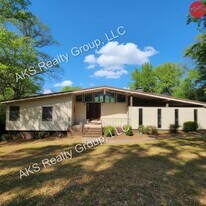 1613 Stonewall Dr in Vestavia Hills, AL - Building Photo