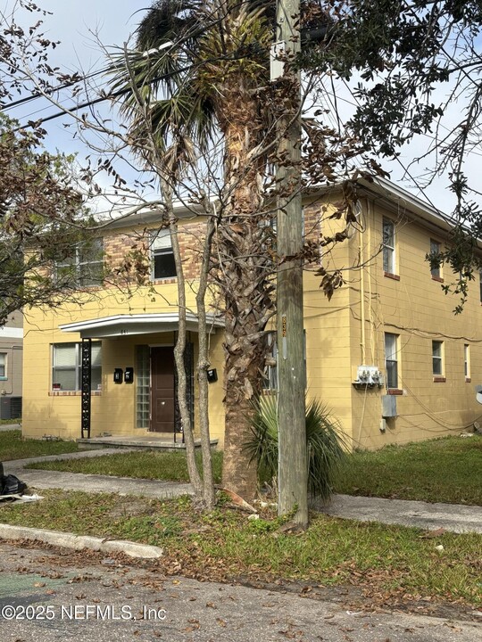 841 W 30th St in Jacksonville, FL - Building Photo