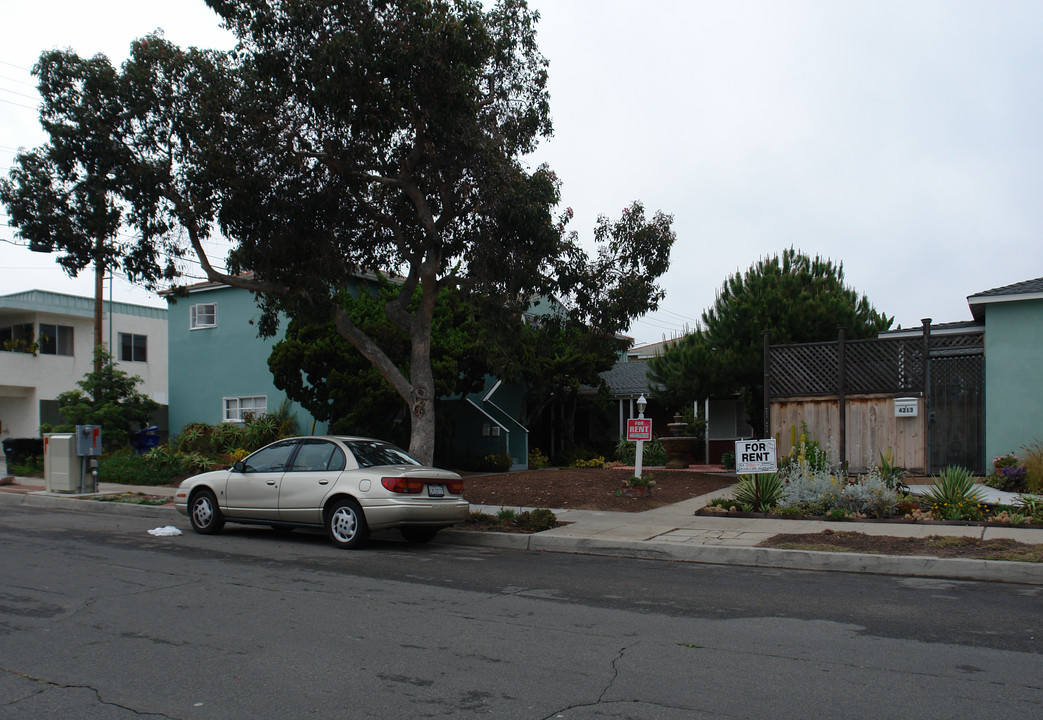 4211-4219 Haines St in San Diego, CA - Building Photo