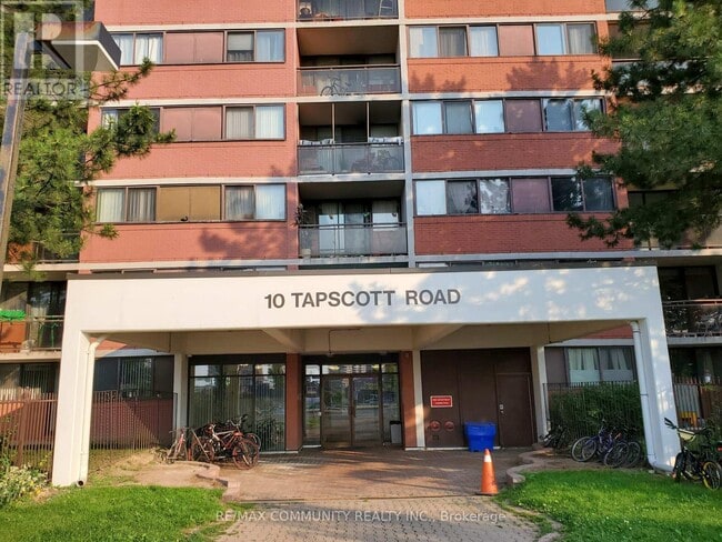 10 Tapscott Rd in Toronto, ON - Building Photo - Building Photo