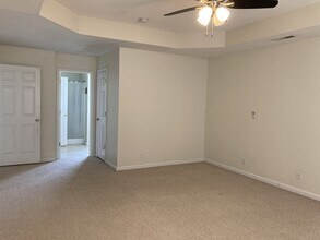 2566 Leprechaun Ln in Clarksville, TN - Foto de edificio - Building Photo