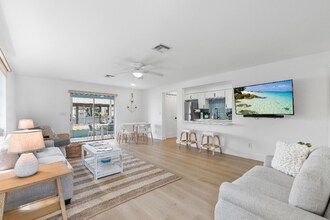 174 Trinidad St in Naples, FL - Foto de edificio - Building Photo