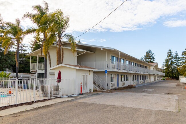 Calle Joaquin Apartments