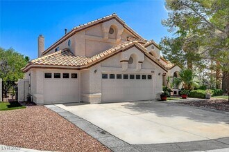 8344 Snowmass Dr in Las Vegas, NV - Building Photo - Building Photo