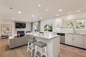 650 S Monarch St in Aspen, CO - Foto de edificio - Building Photo