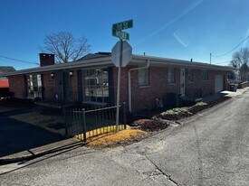307 W 1st St in Corbin, KY - Building Photo