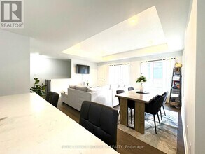 258 Anyolite Private in Ottawa, ON - Building Photo - Building Photo