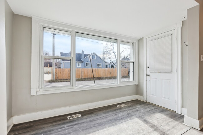 19 Seneca St in St Catharines, ON - Building Photo - Building Photo