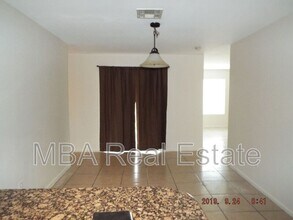 1934 E Pueblo Ave in Phoenix, AZ - Building Photo - Building Photo