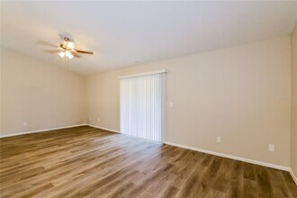 7628 Southwick St in Orlando, FL - Building Photo - Building Photo