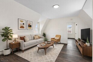 676 Chestnut St in Kearny, NJ - Building Photo