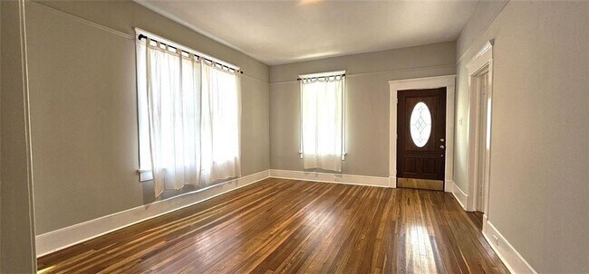 1047 Ridge Ave in Stone Mountain, GA - Building Photo - Building Photo