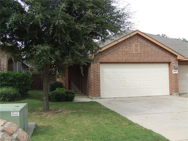 2409 Ravenwood Ct in Mansfield, TX - Building Photo