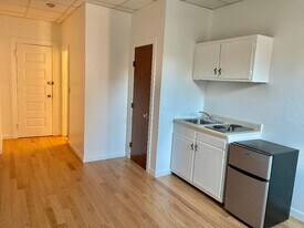 854 Beacon St, Unit #B in Boston, MA - Building Photo