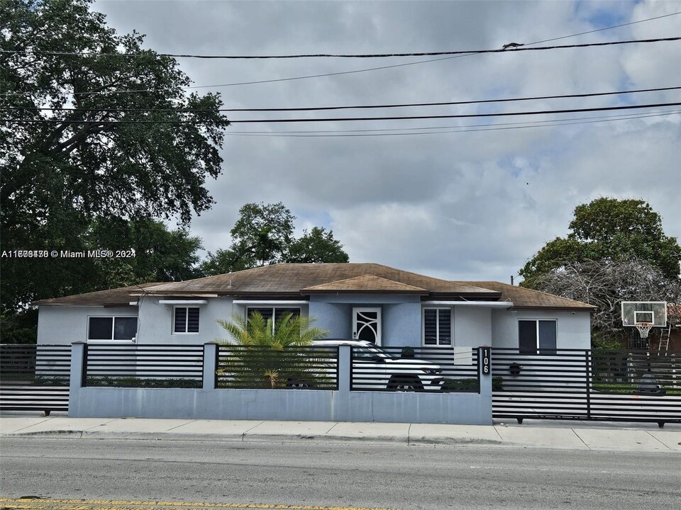 106 SE 4th Ave in Hialeah, FL - Building Photo