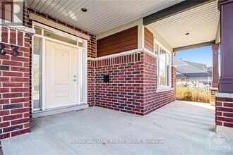 123 Solera Cir in Ottawa, ON - Building Photo - Building Photo