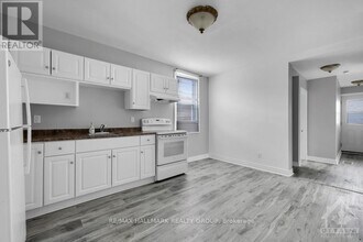833 Maplewood Ave in Ottawa, ON - Building Photo - Building Photo