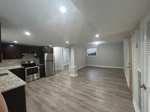 1143 Maple, Unit 918-GDN in Evanston, IL - Building Photo - Building Photo