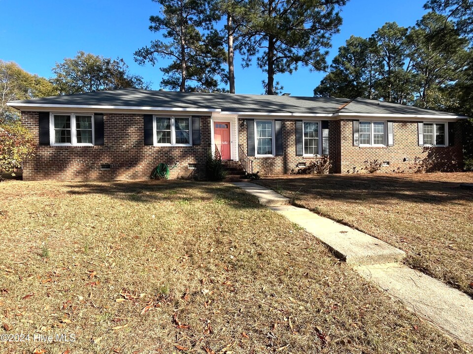 710 Roundtree Dr in Fayetteville, NC - Building Photo