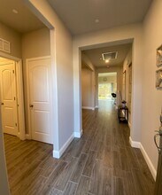 9018 Sycamore Villas Way in Shafter, CA - Building Photo - Building Photo