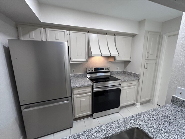 property at 8101 Amelia Rd