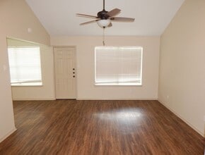 10052 Wooded Way in Whitehouse, TX - Building Photo - Building Photo