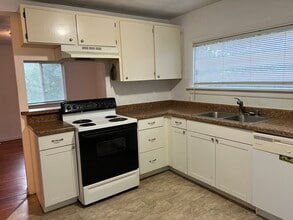 1329 Sherman Ave in Port Orchard, WA - Building Photo - Building Photo