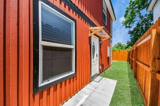 2322 Wavell St in Houston, TX - Building Photo - Building Photo