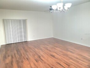 2044 Hawks View Dr in Ruskin, FL - Building Photo - Building Photo