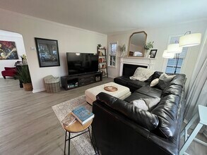 3710 Lynnfield Rd, Unit Down in Shaker Heights, OH - Foto de edificio - Building Photo