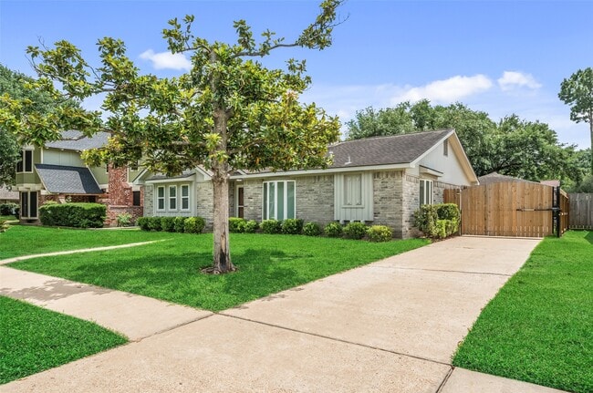 property at 21607 Park Wick Ln