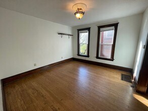 202 S 18th Ave E in Duluth, MN - Building Photo - Building Photo