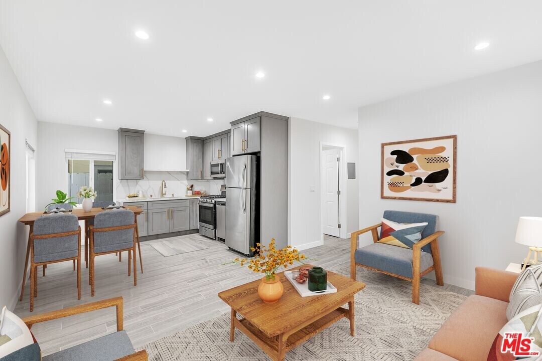 40 Rose Ave in Los Angeles, CA - Building Photo