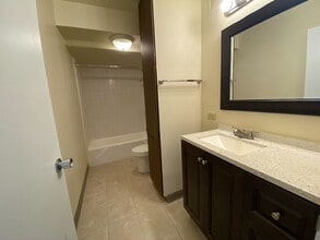 2533 Ala Wai Blvd in Honolulu, HI - Building Photo - Building Photo